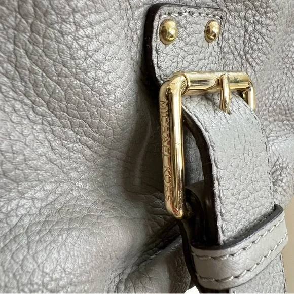 Michael Kors Hobo in Gray - Picture 5 of 13